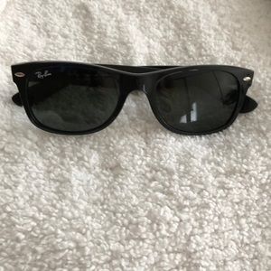 Wayfarer Black Ray-bans